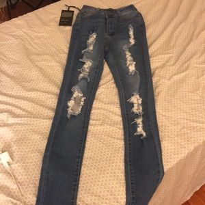 Fashion Nova-“say yes to distress” jeans